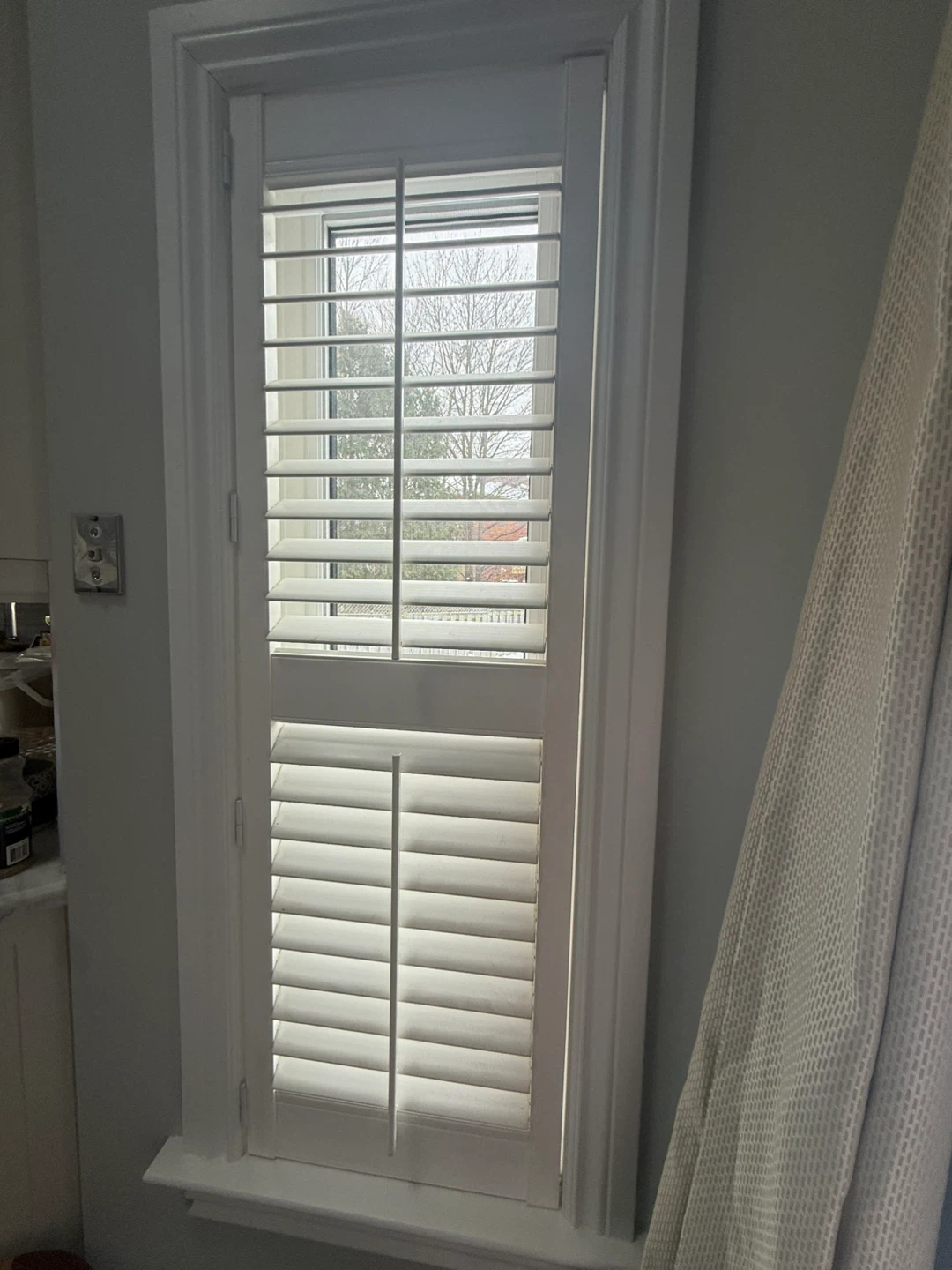 White Window Shutters - California shutters - photo 4
