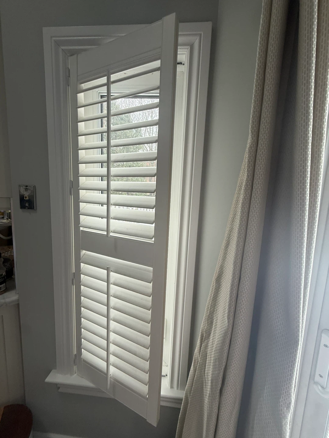 White Window Shutters - California shutters - photo 3