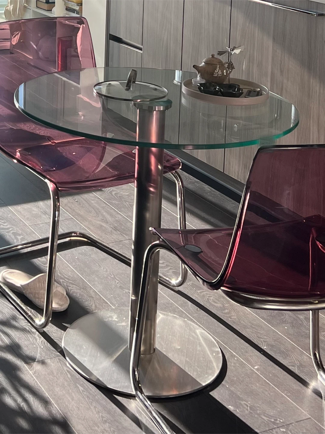 Round Glass Dining Table