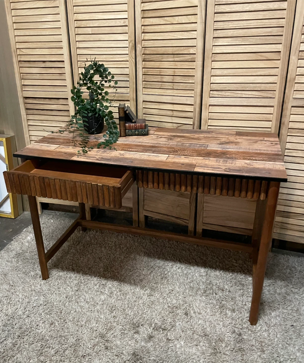 World Market Desk - photo 4