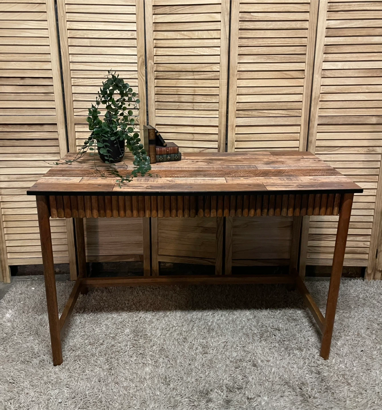 World Market Desk