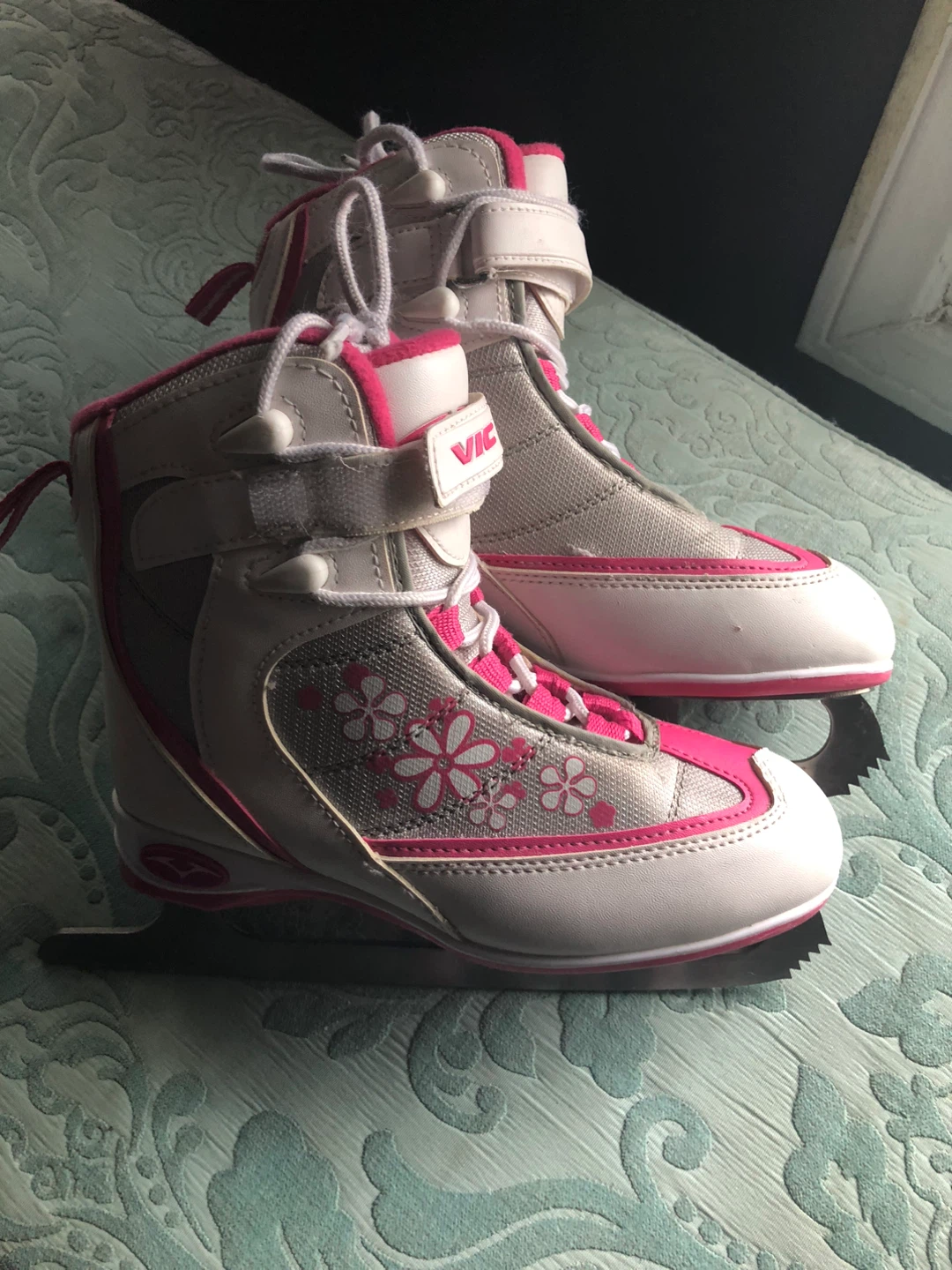 Ice Skates - US J3