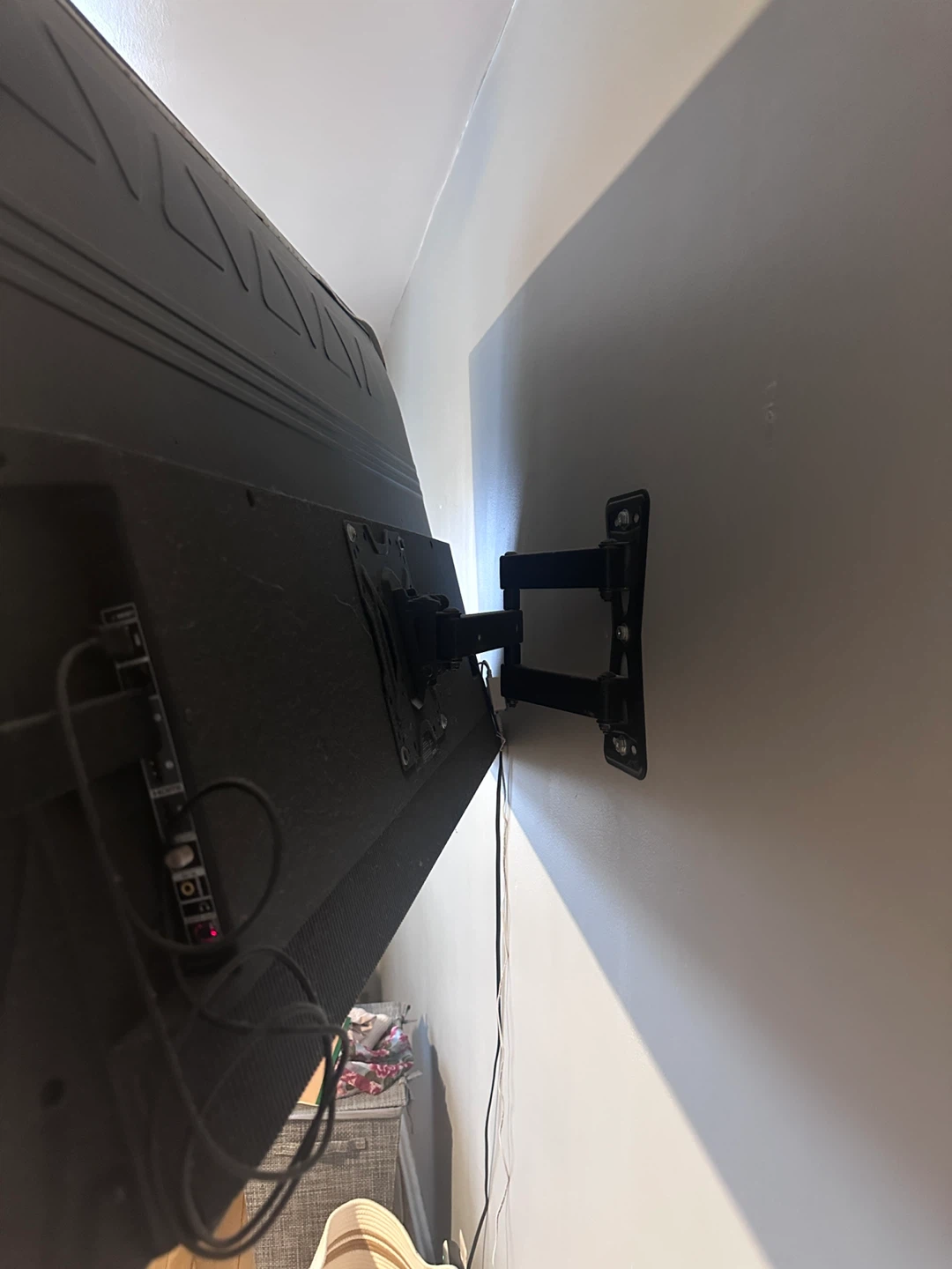 TCL Roku 55” TV with wall mount - photo 4