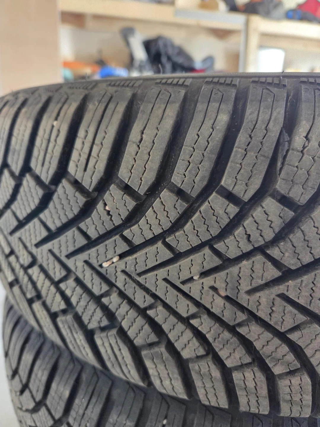 Dynamo Winter DW702 Tires - 195/60R15 - photo 3