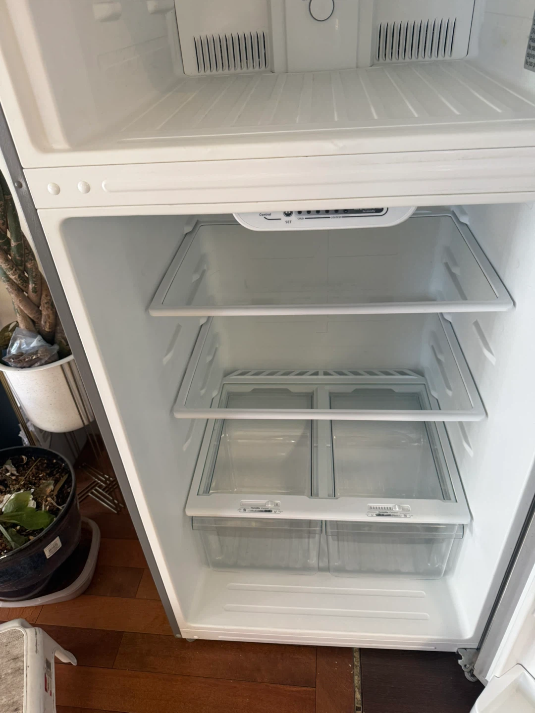 Midea Stainless Steel Top Freezer Refrigerator - photo 3