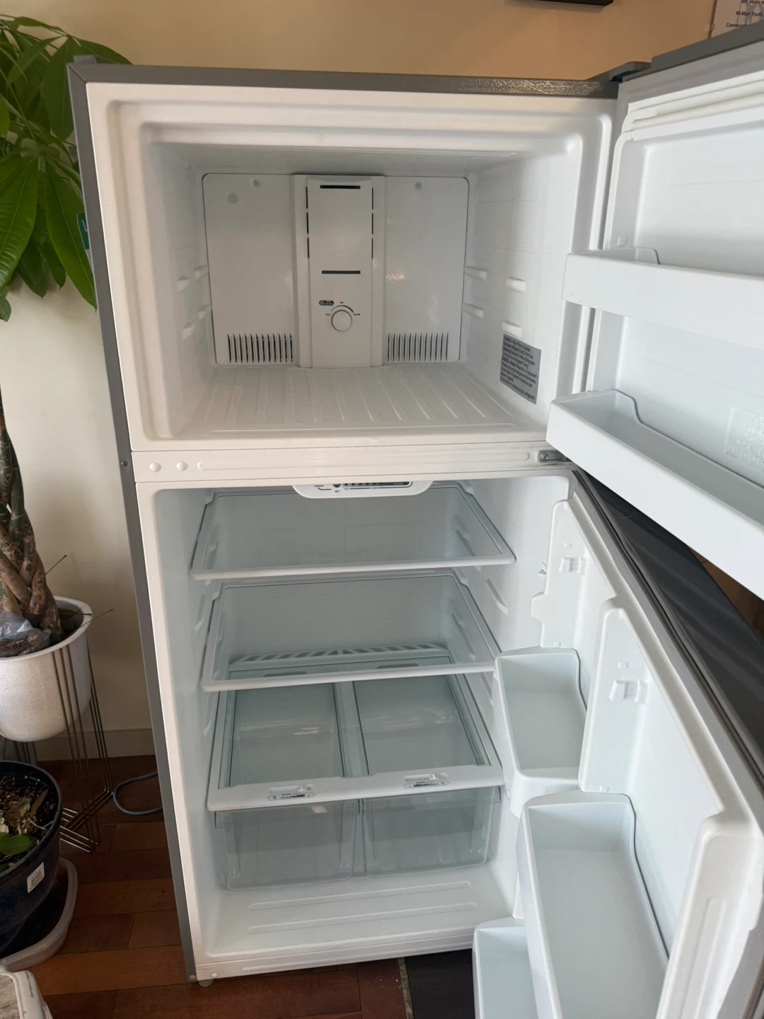 Midea Stainless Steel Top Freezer Refrigerator - photo 2