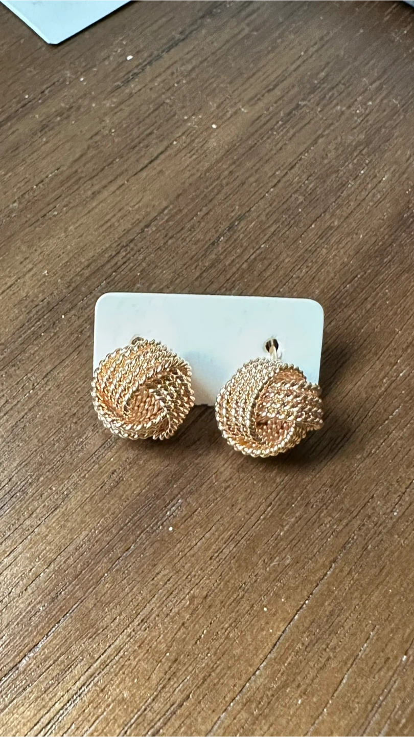 RMZ Gold NYC Love Nut Stud Earrings in Gold 🥕