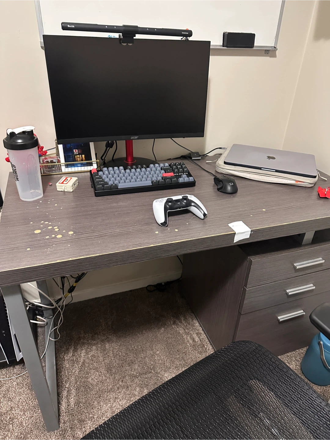 Desk with Drawers - Great Condition - photo 2