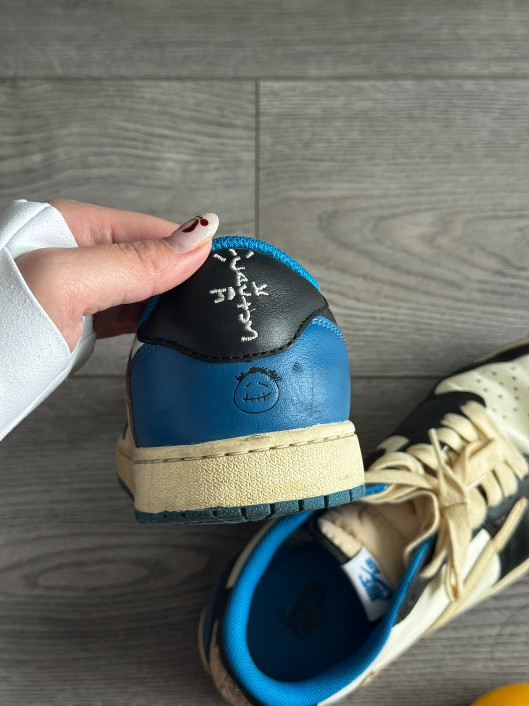 Nike Air Jordan 1 Low Travis Scott - photo 2