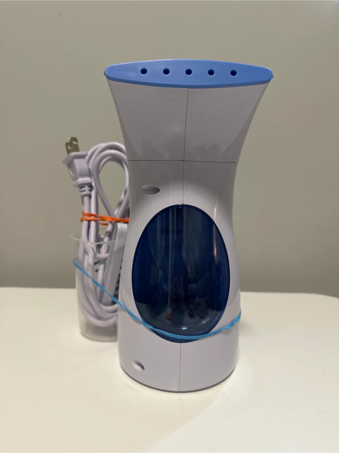 MOVING SALE | Handheld Garment Steamer - photo 3