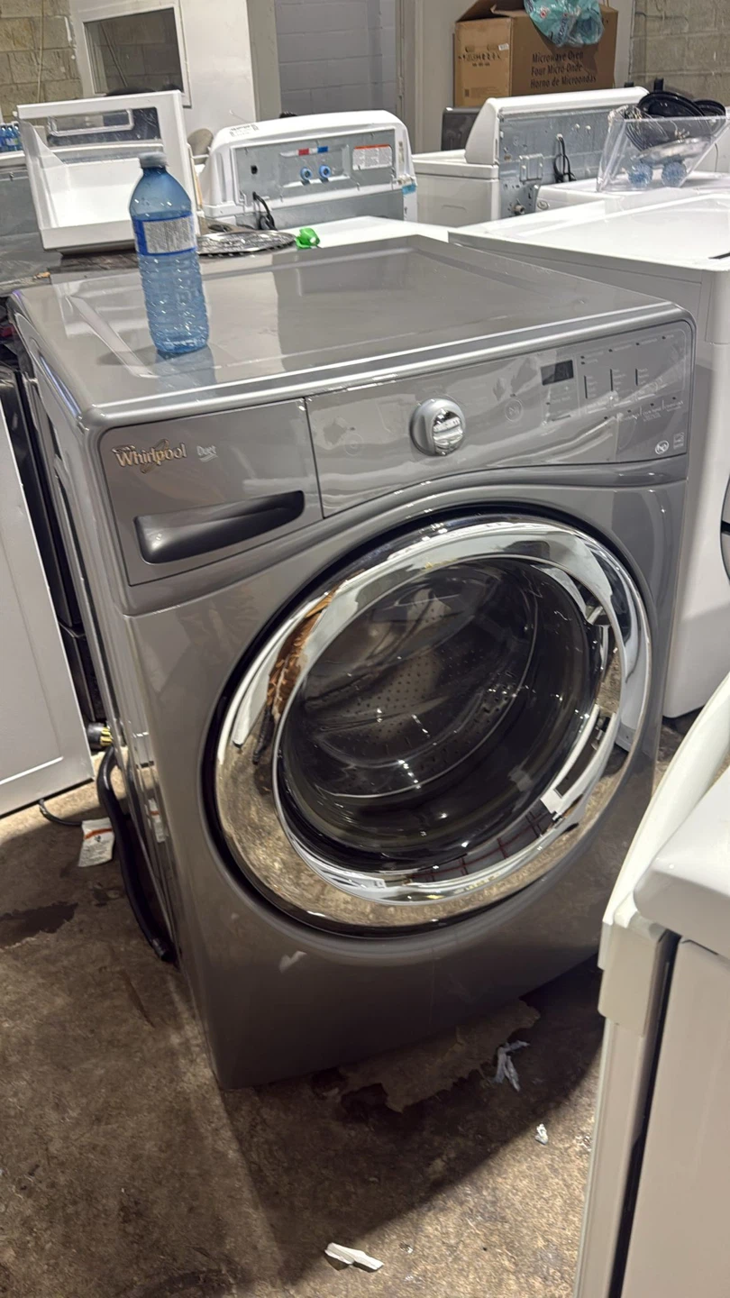 Whrilpool and Frigidaire washer and dryer set 27 inch only 575/- - photo 2