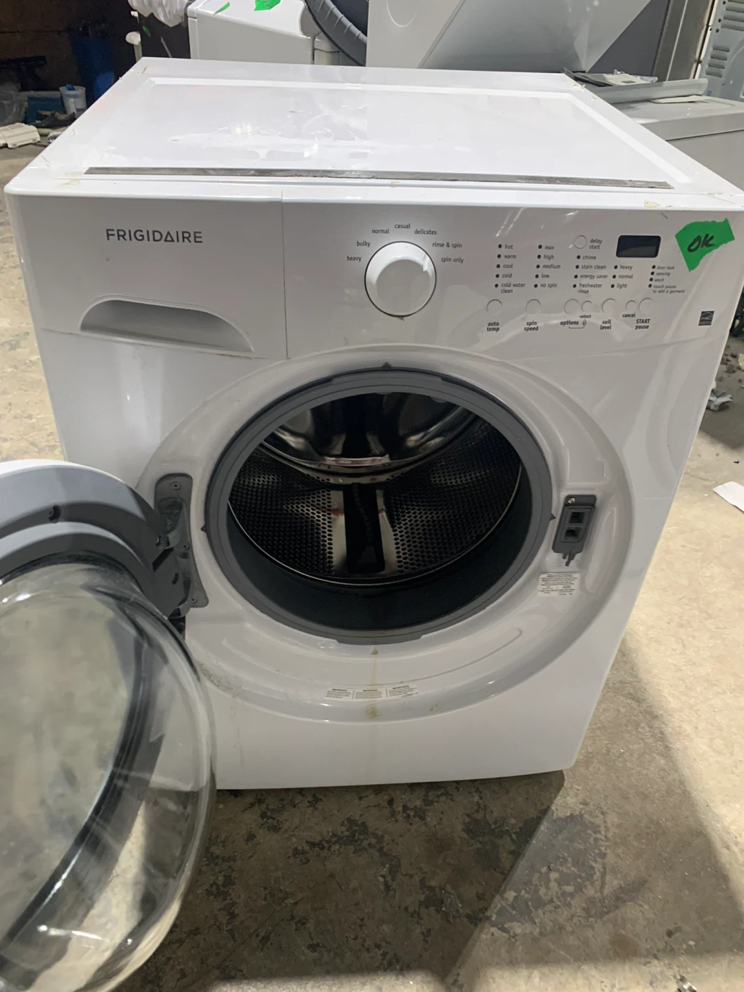 Whrilpool and Frigidaire washer and dryer set 27 inch only 575/- - photo 3