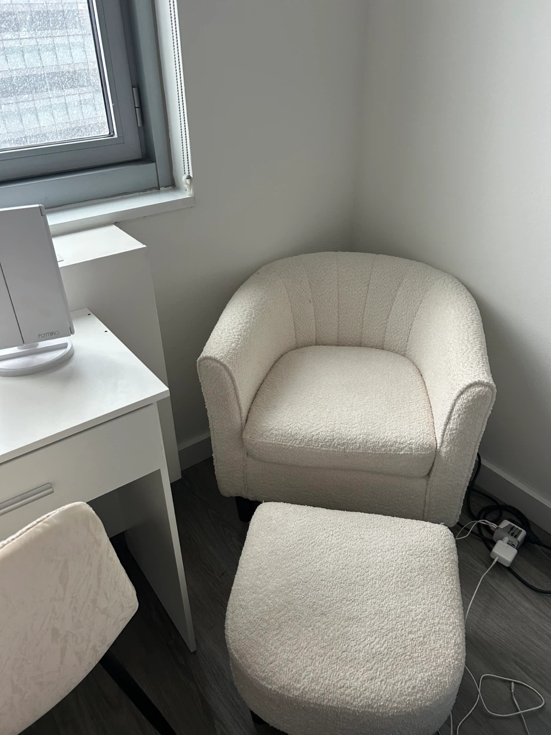 White Sherpa Barrel Chair & Ottoman - photo 2