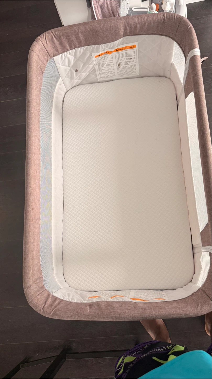 Baby Bassinet - Like New! - photo 3