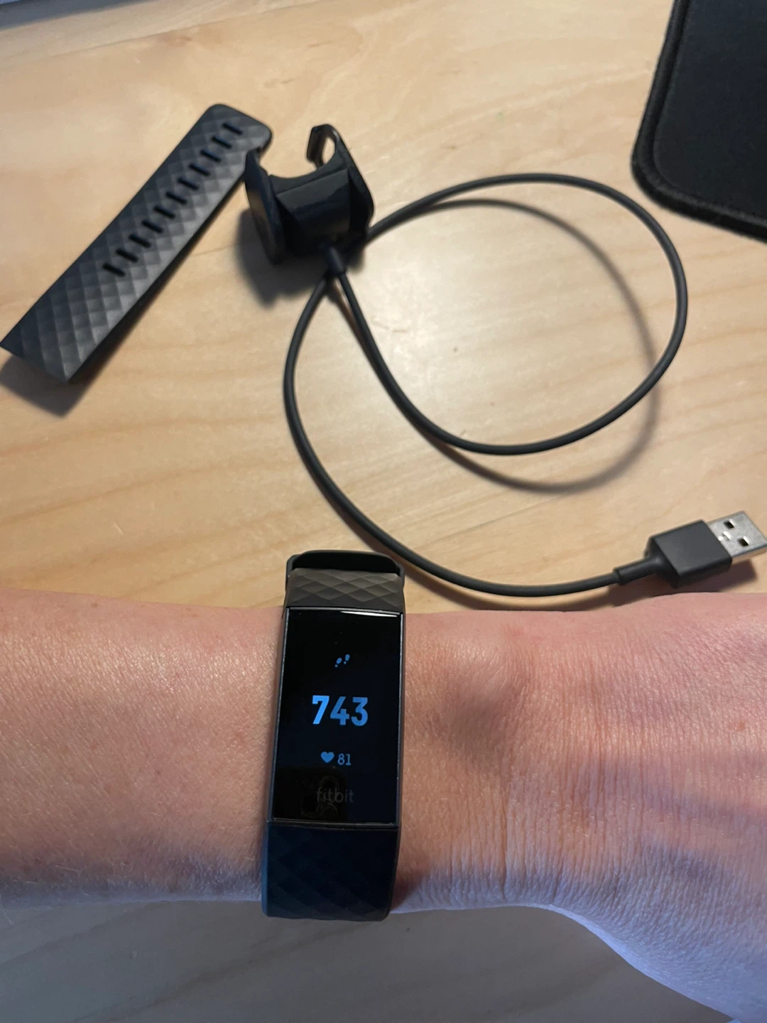 FITBIT Charge 3 - photo 2