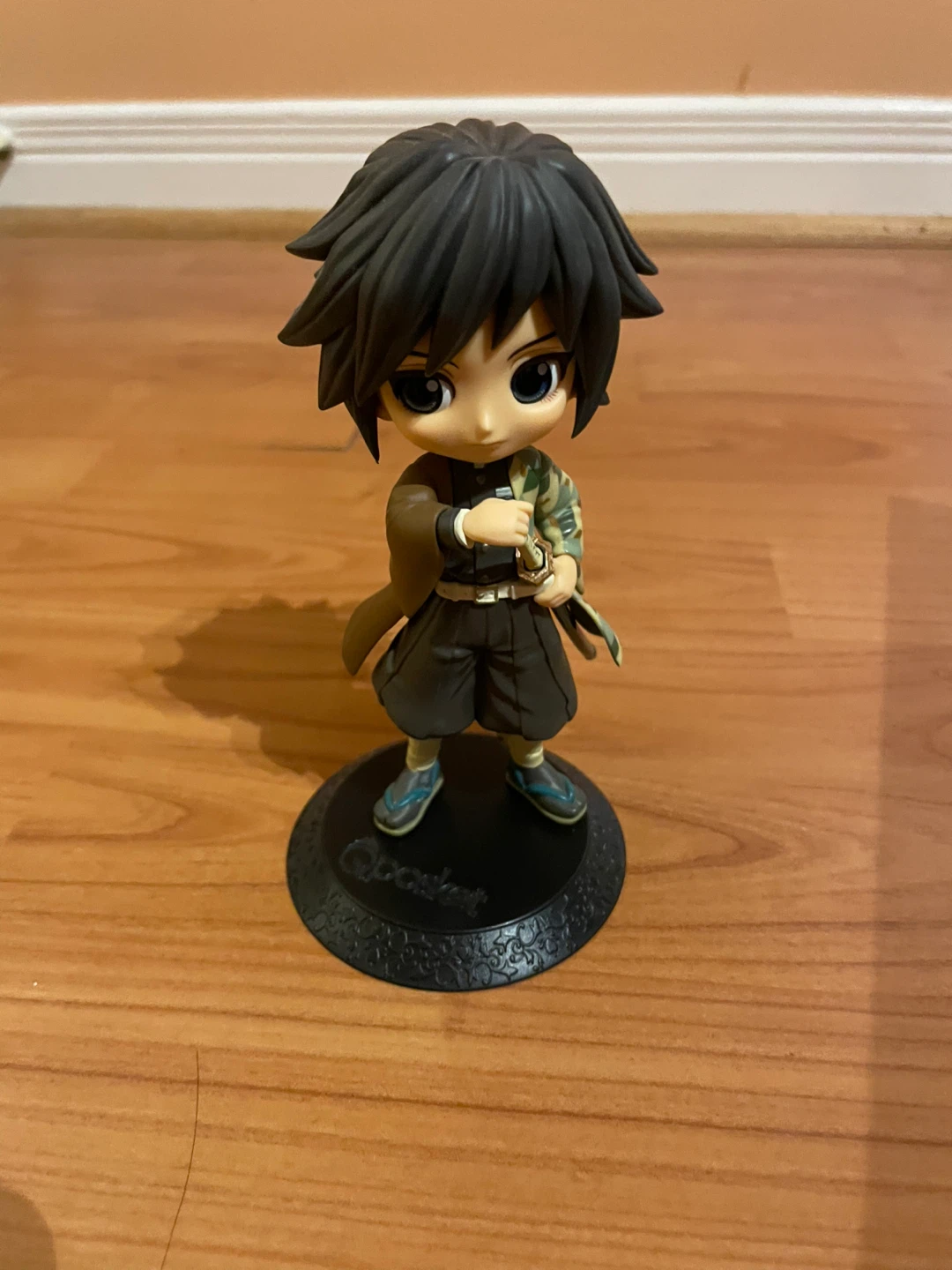 Demon Slayer Q Posket Tomioka Giyu Figure - photo 2