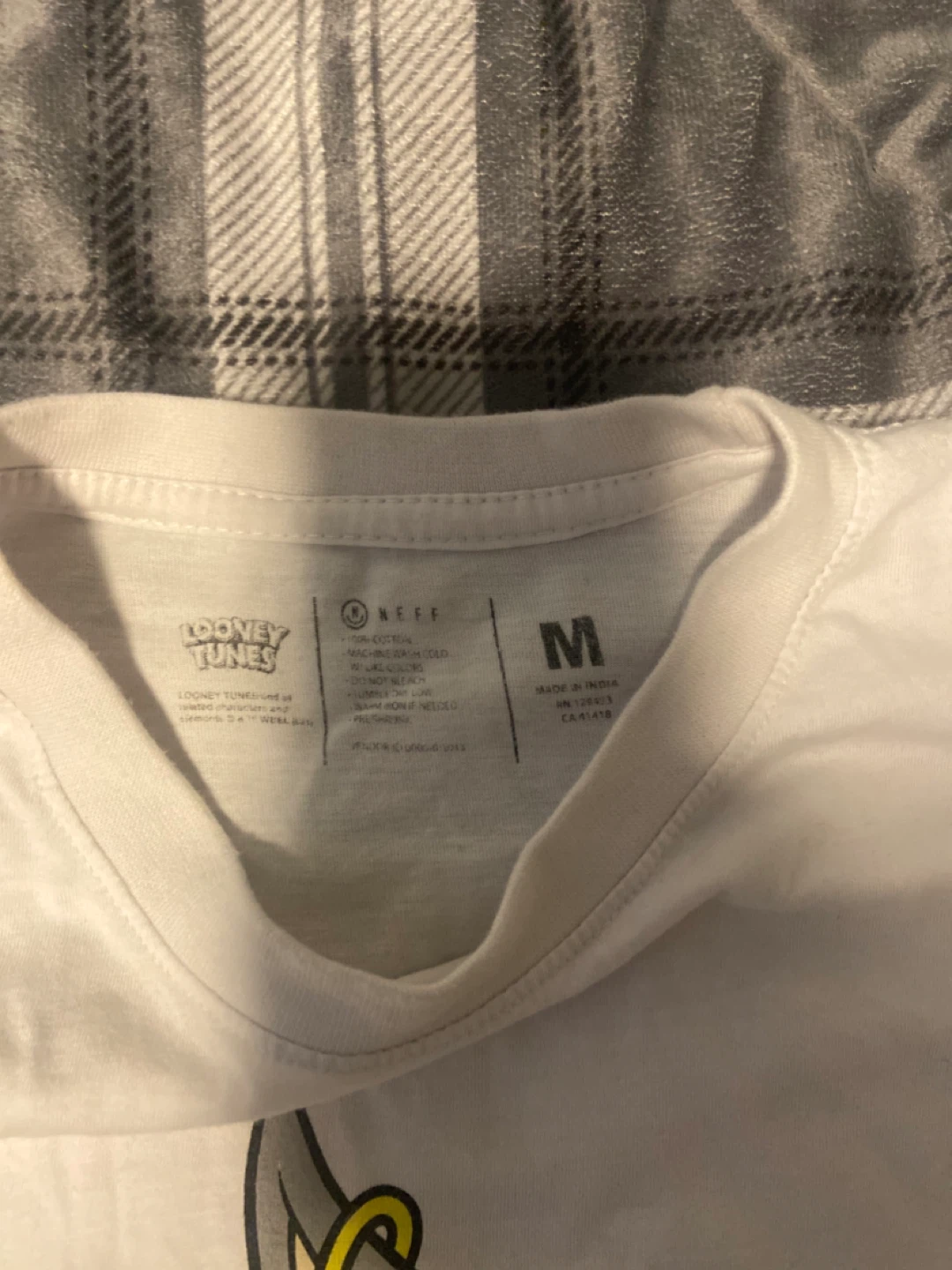 Mens Bugs Bunny T-Shirt Size Medium - photo 2