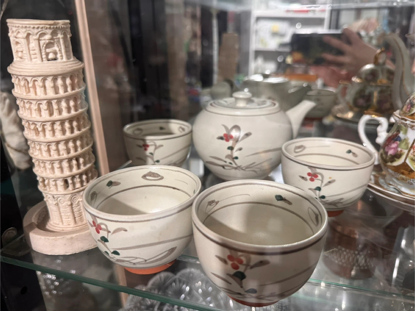 Valentine Sale! Vintage Tea Set with Teapot & Cups 🥕