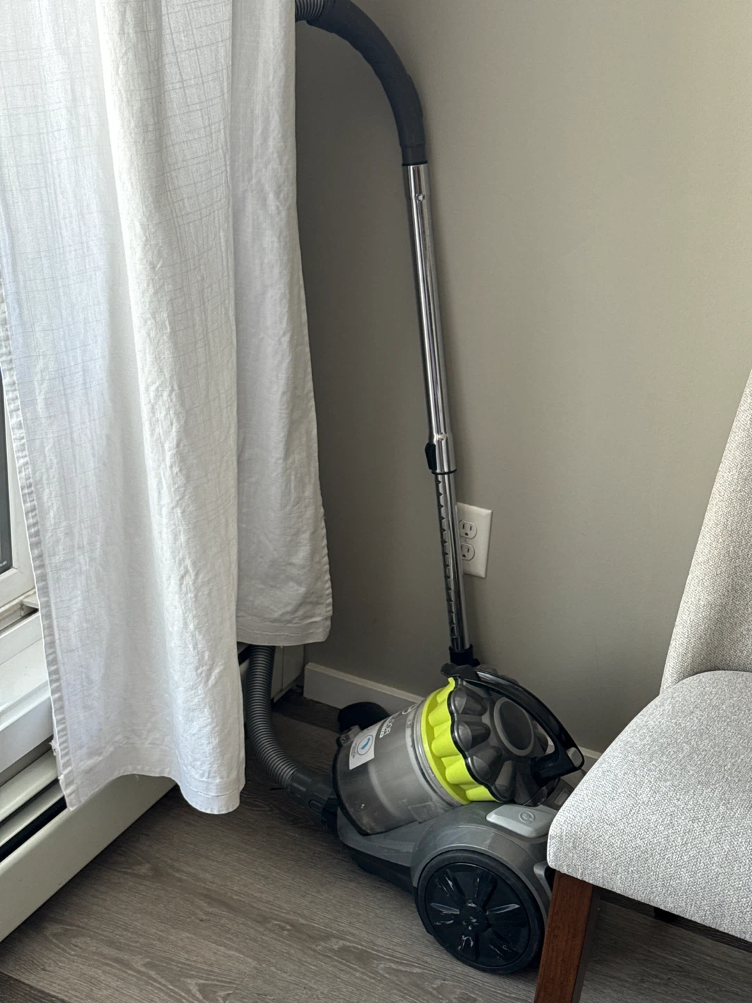 Hoover MultiFloor Bagless Canister Vacuum - photo 2