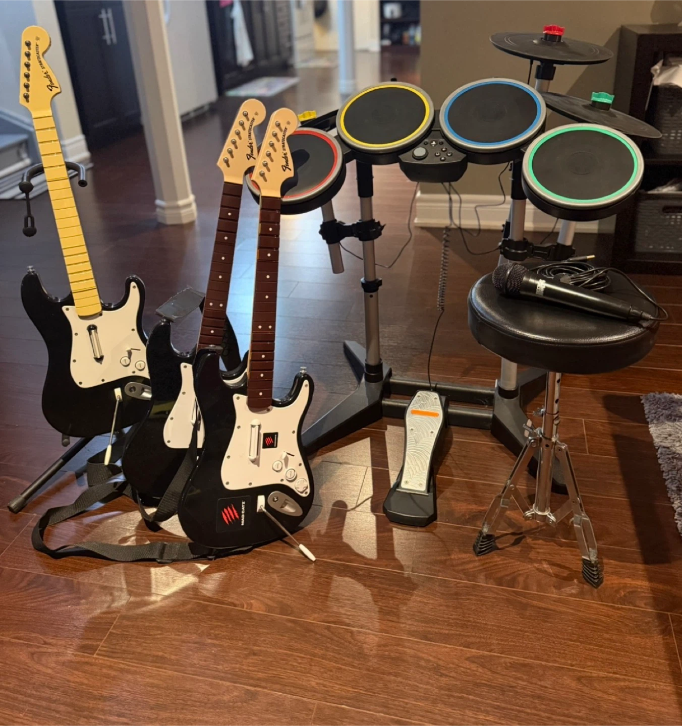 Rock Band 4 Drum Set and Guitars - photo 3