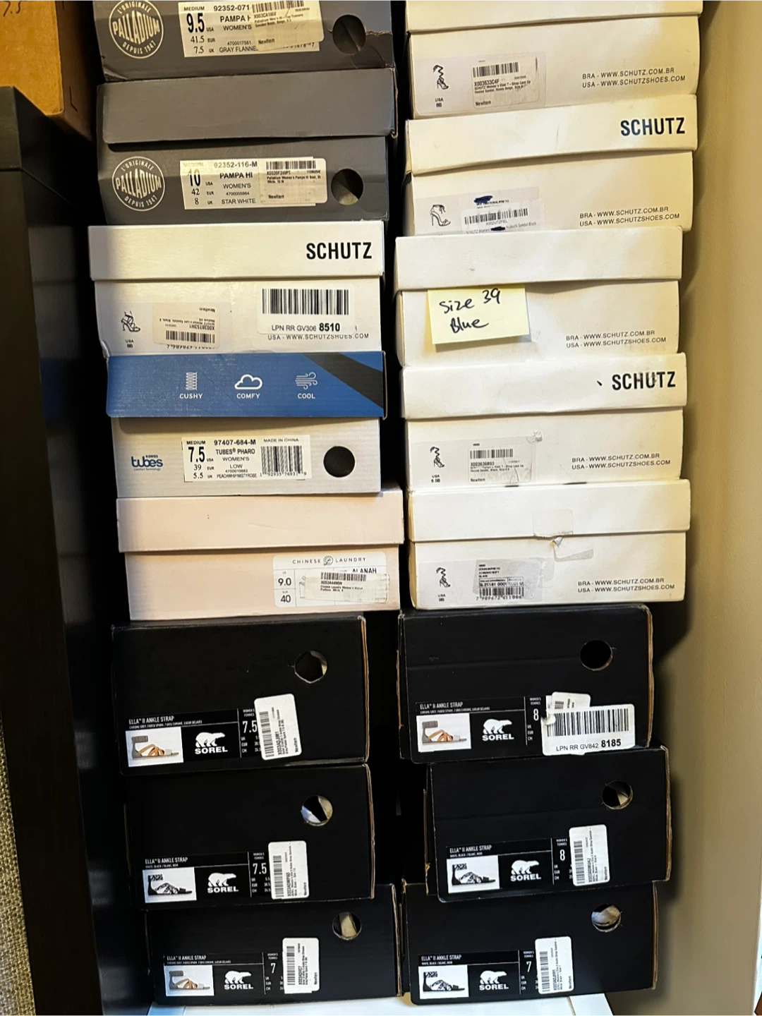 Mixed Shoe Lot 20 pairs: Sorel, Palladium, Chinese Laundry