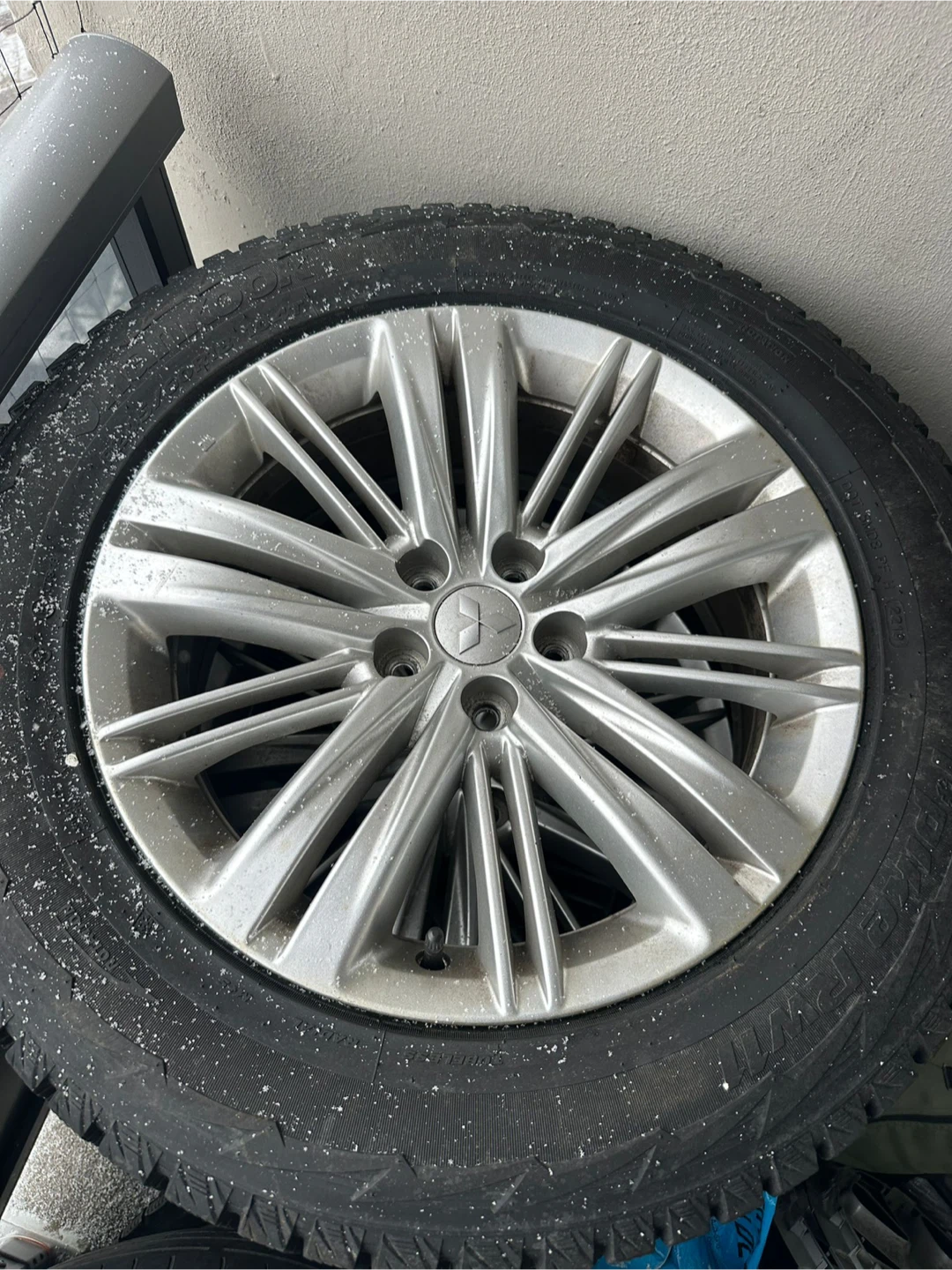 Mitsubishi Rims with Winter Tires 245/60R18 - photo 3
