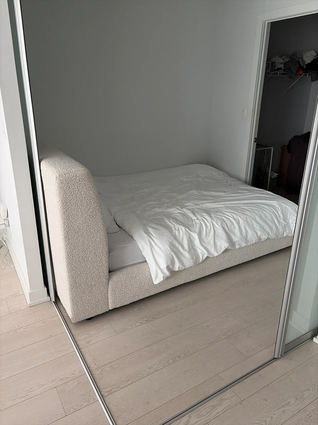 Endy Curve queen Bed Frame - Cream - photo 2