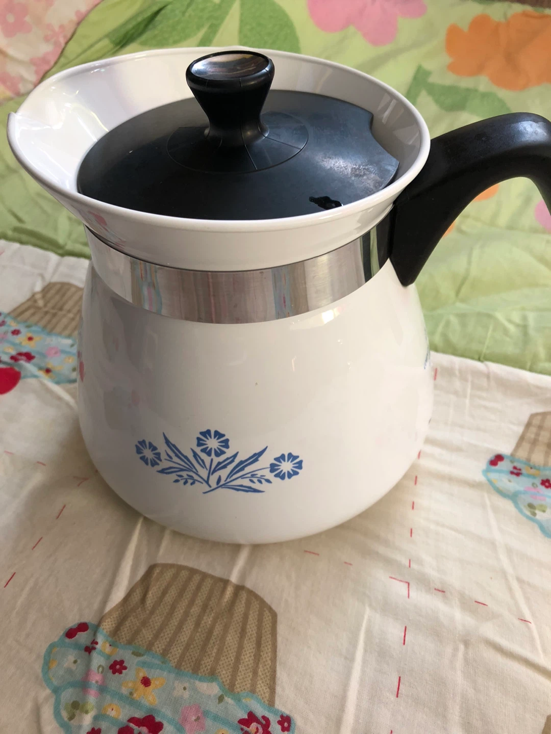 CORNNG WARE Large tea pot (2 QT.)