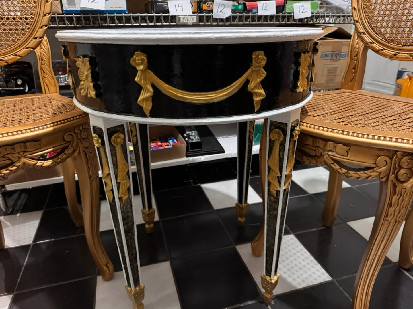 Valentines Sale! Vintage Black/Gold Accent Table with Chairs🥕 - photo 4
