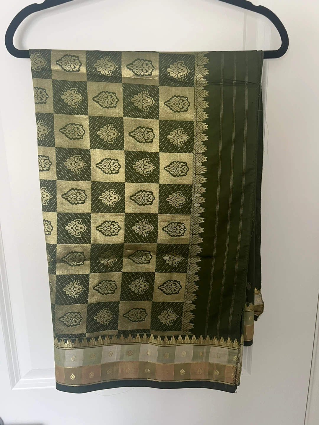 Green & Gold Sari - photo 2