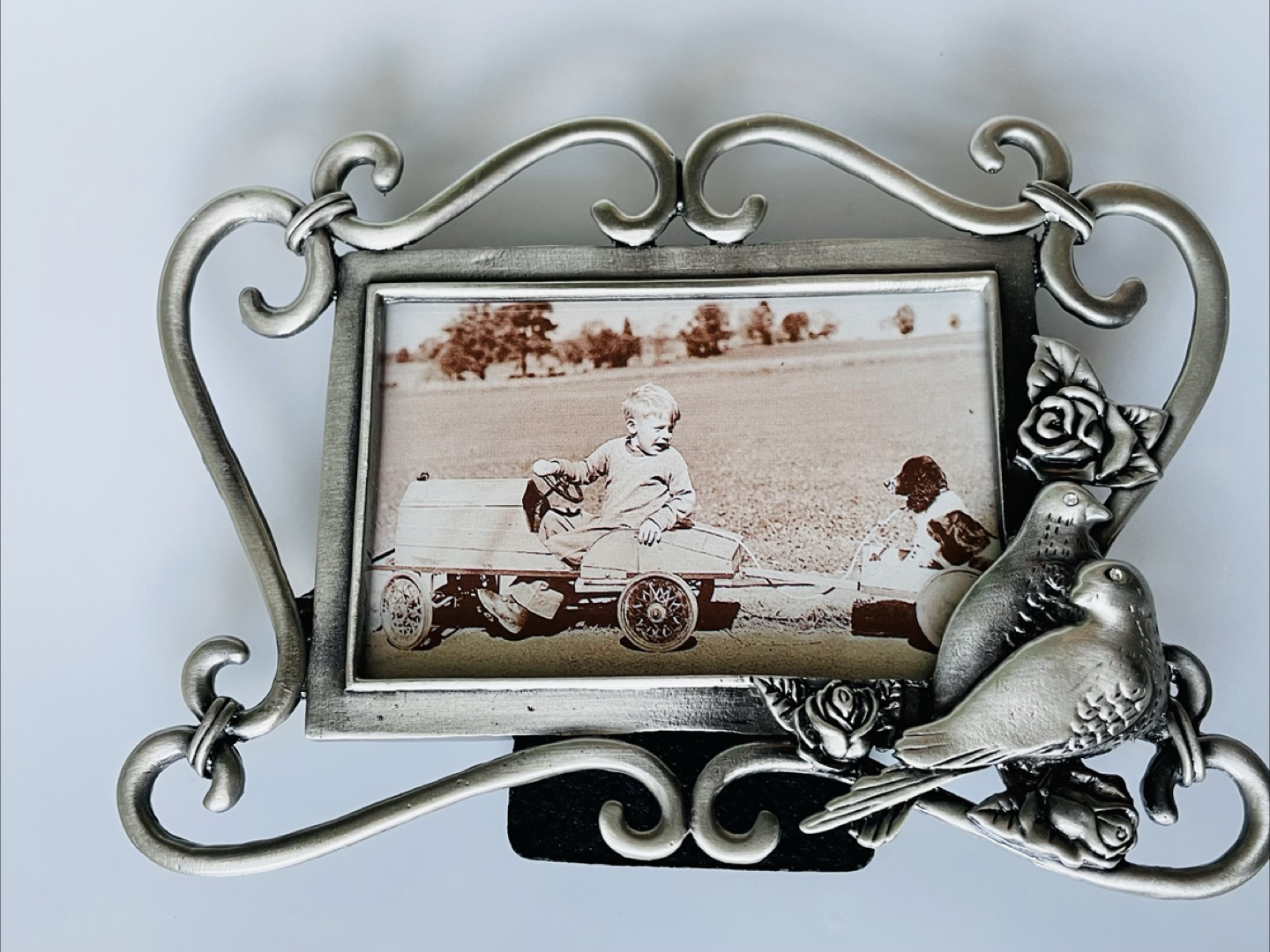 Party Favors - Vintage Mini Picture Frames.