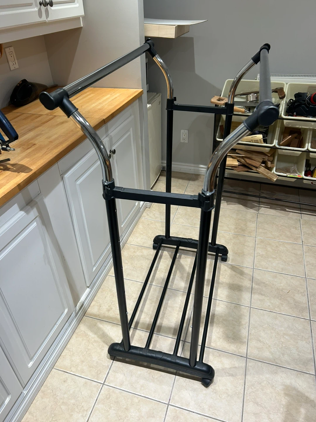 Adjustable Clothes Rack