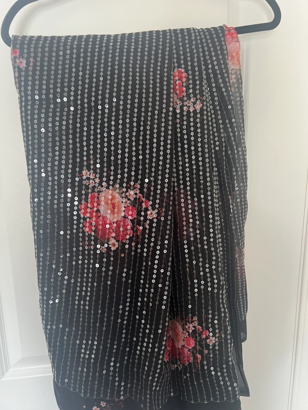 Saree with Sequin & Floral Design - photo 3