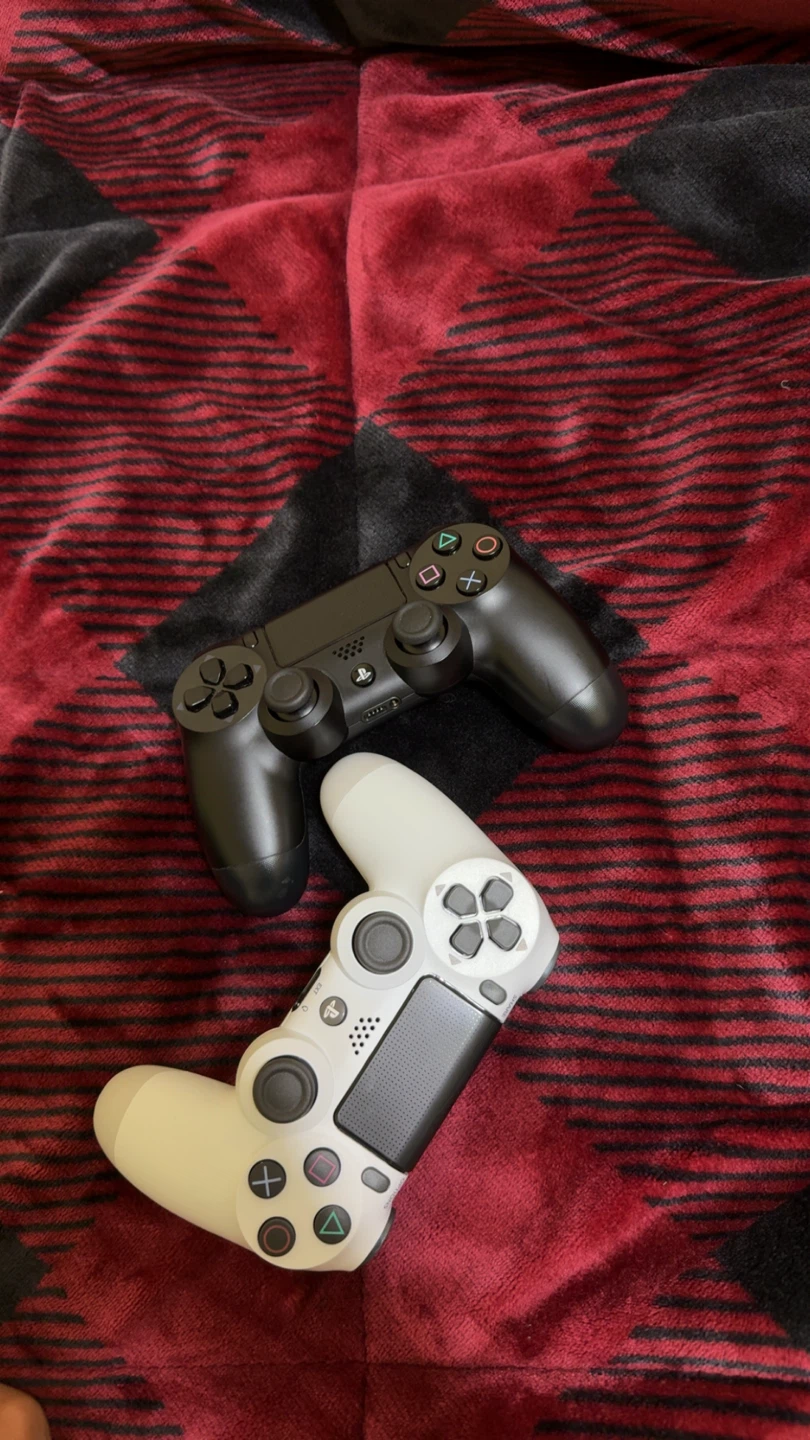 PlayStation 4 DualShock 4 Controllers - photo 4