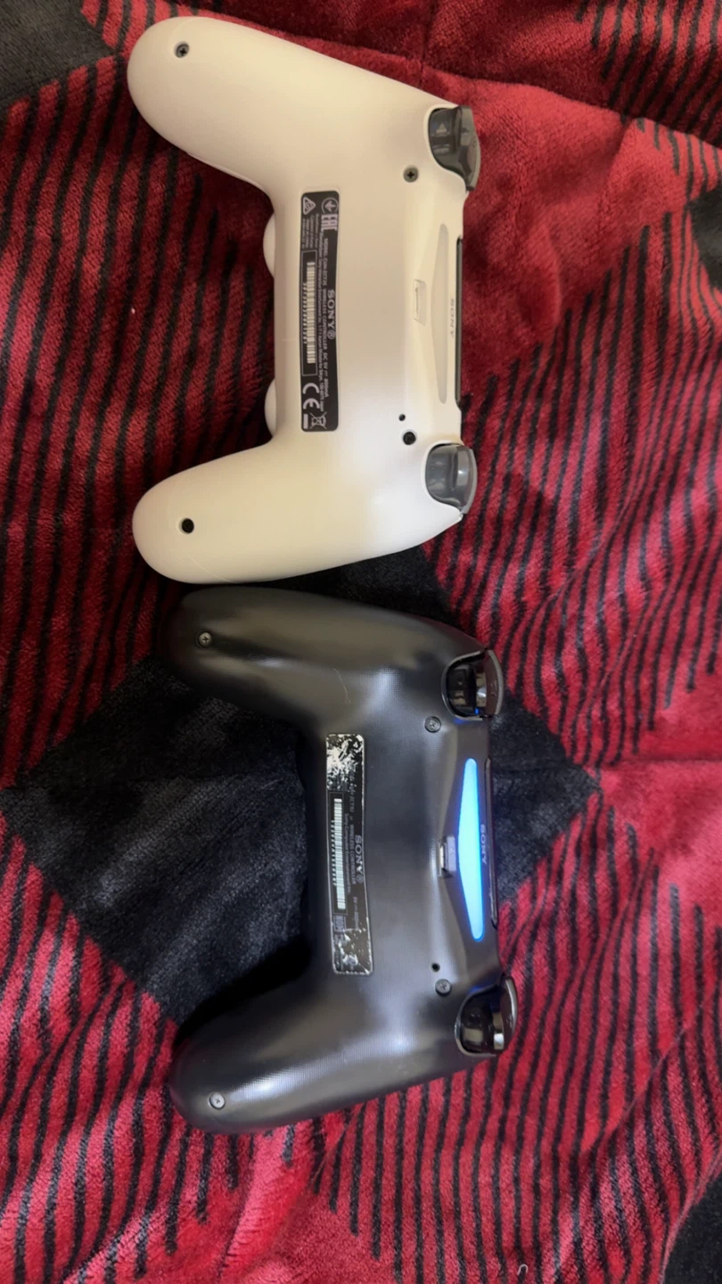 PlayStation 4 DualShock 4 Controllers - photo 3