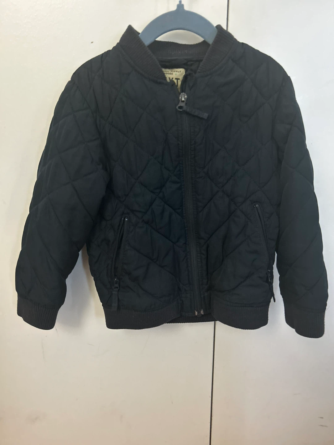 Up for grabs - 4yrs old boy - photo 5