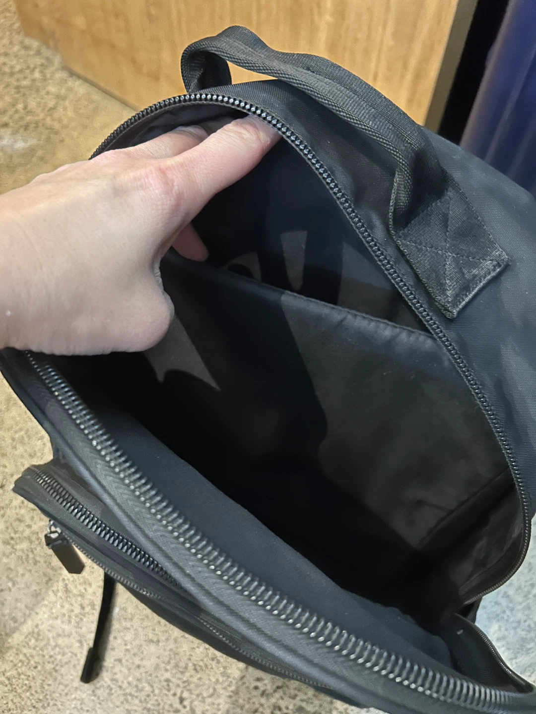 From London (UK) Superdry Black Backpack - photo 3