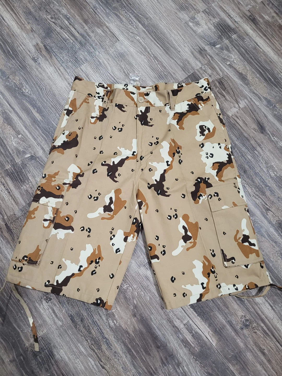 Access Camo Cargo Shorts - Size 38 - photo 2