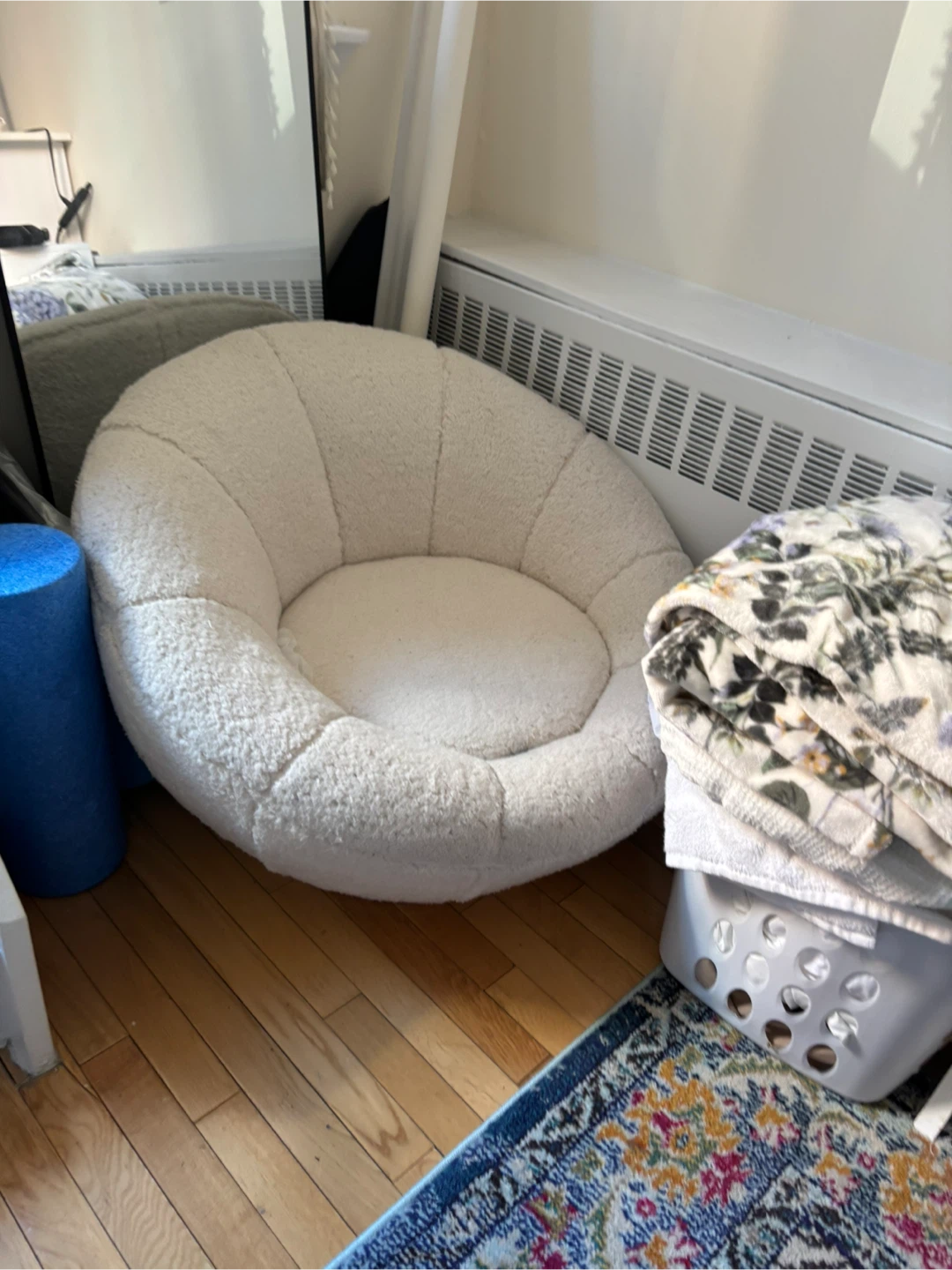 White Boucle Saucer Chair - photo 2