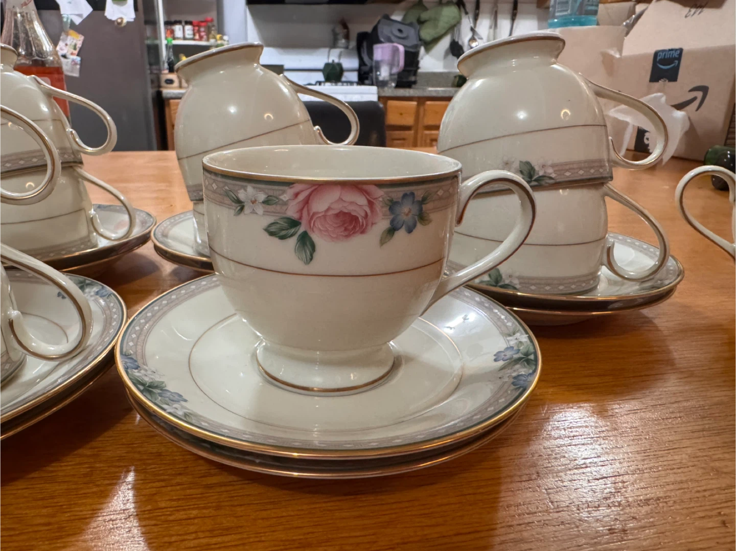 Valentine Sale 12 Fine China Regency Rose Cup & Saucer Set - photo 3