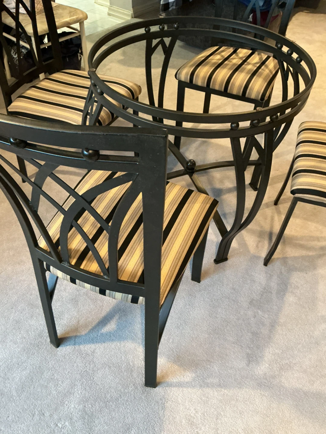 Round Glass Top Table with 4 Chairs - photo 3