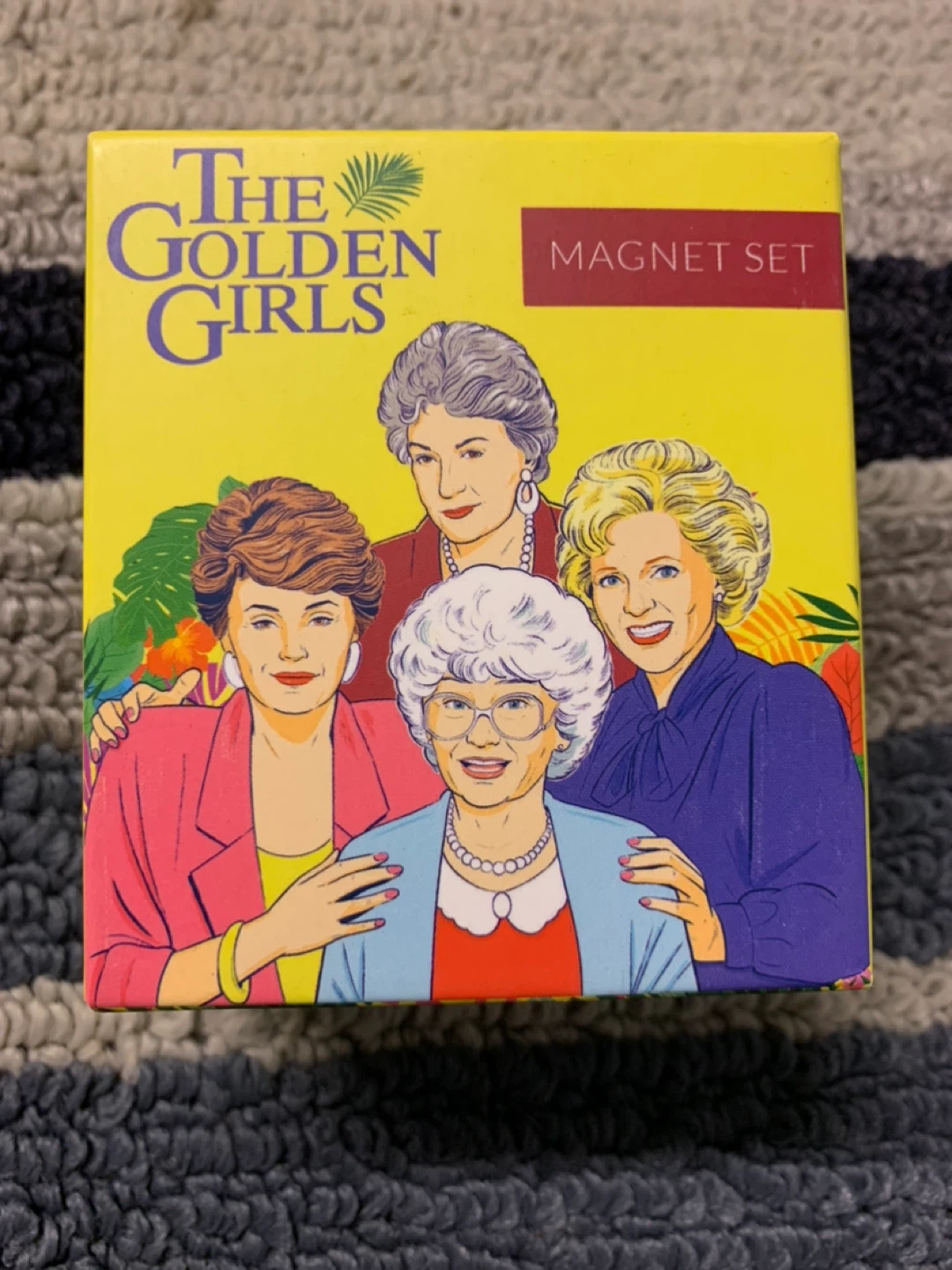 The Golden Girls Magnet Set, Figurine, & Puzzle - photo 3