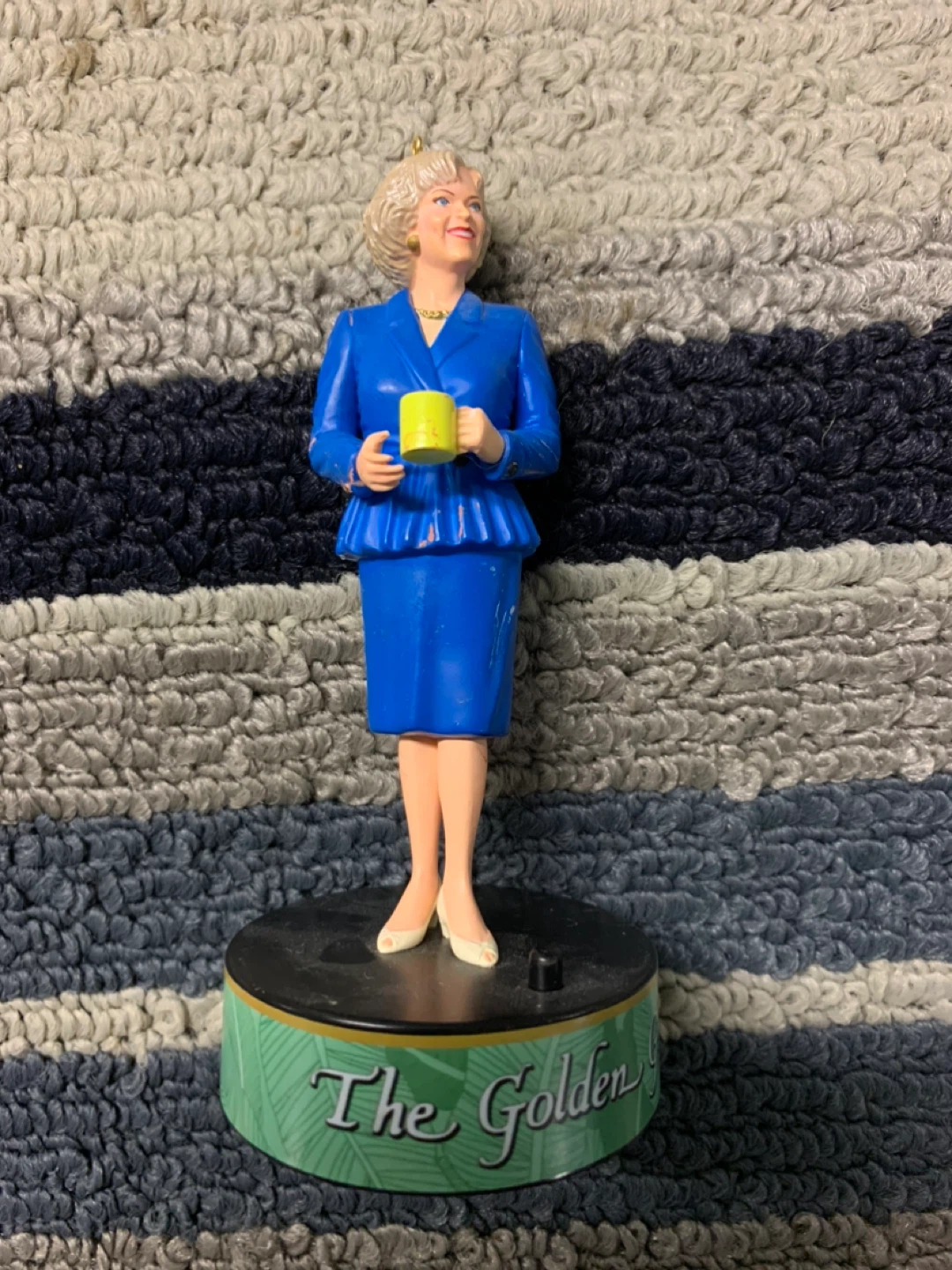 The Golden Girls Magnet Set, Figurine, & Puzzle - photo 5