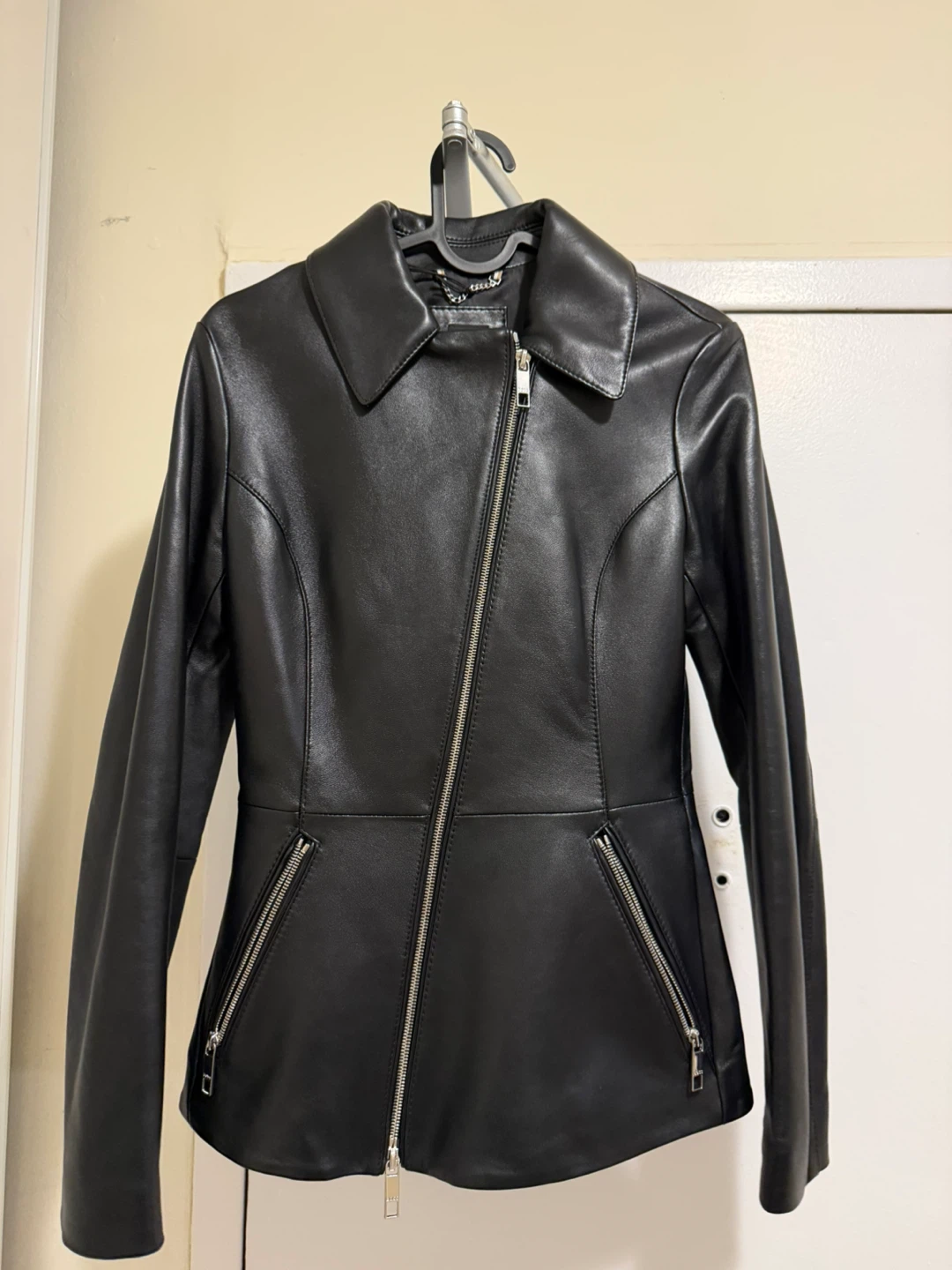 Hugo Boss Leather Jacket - Size 32 - photo 2