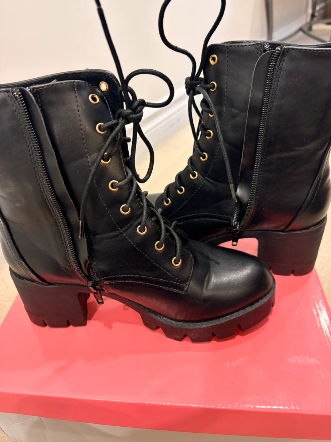 Women’s Chelsea combat boot -size 7 - photo 4