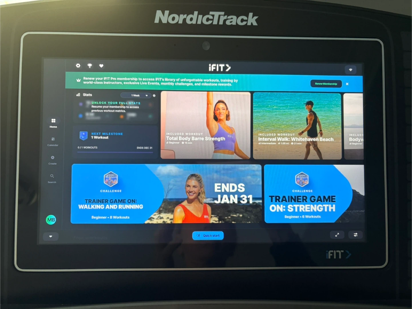 NordicTrack Commercial 2450 is a high-end folding treadmill - photo 4