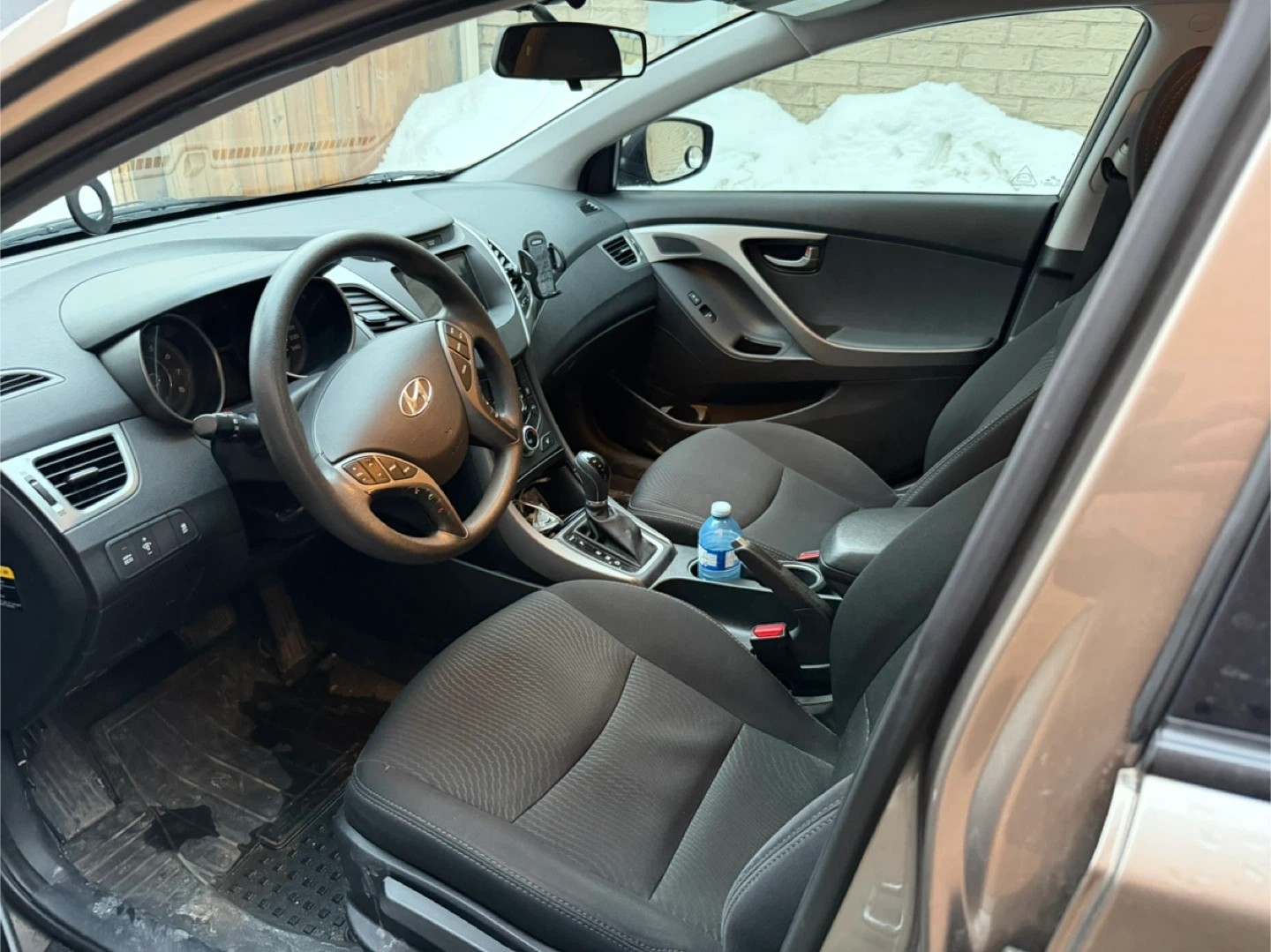 Hyundai Elantra - Sedan