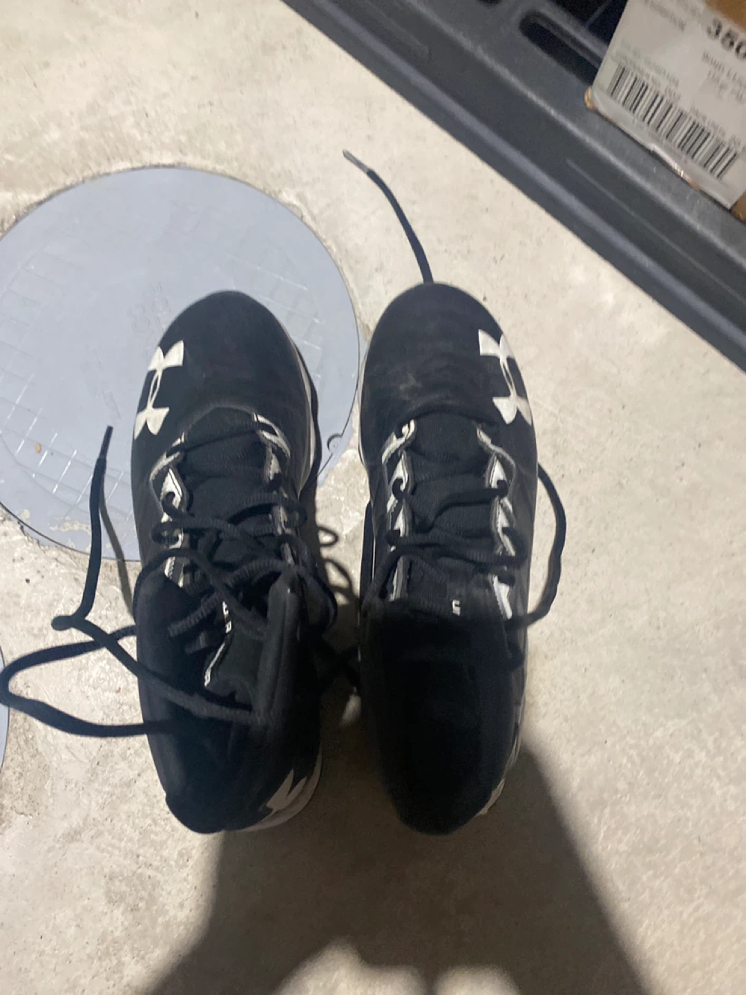 Under Armour Football Cleats - Size 10