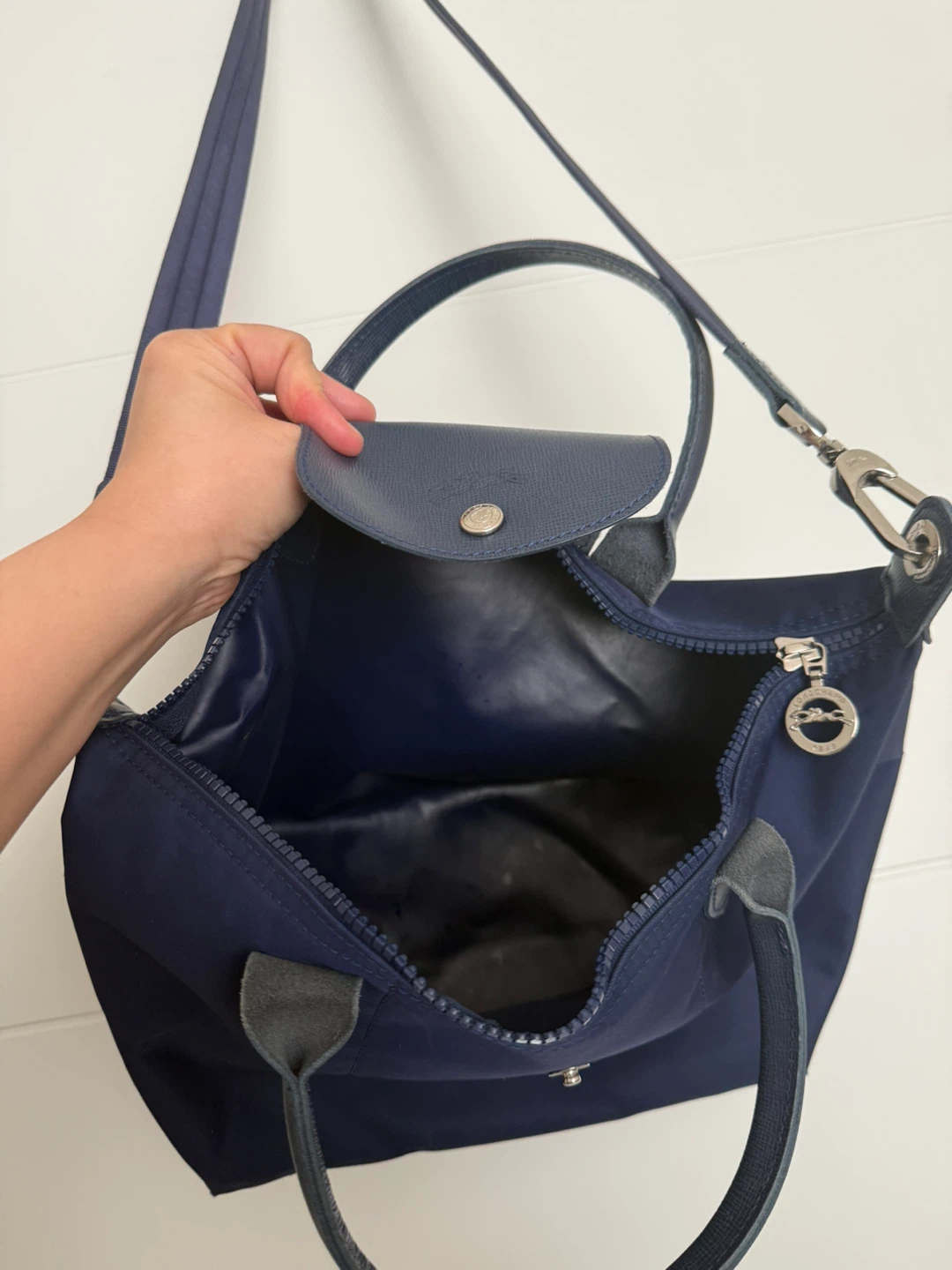 Authentic Longchamp Le Pliage Navy Crossbody Bag - photo 3