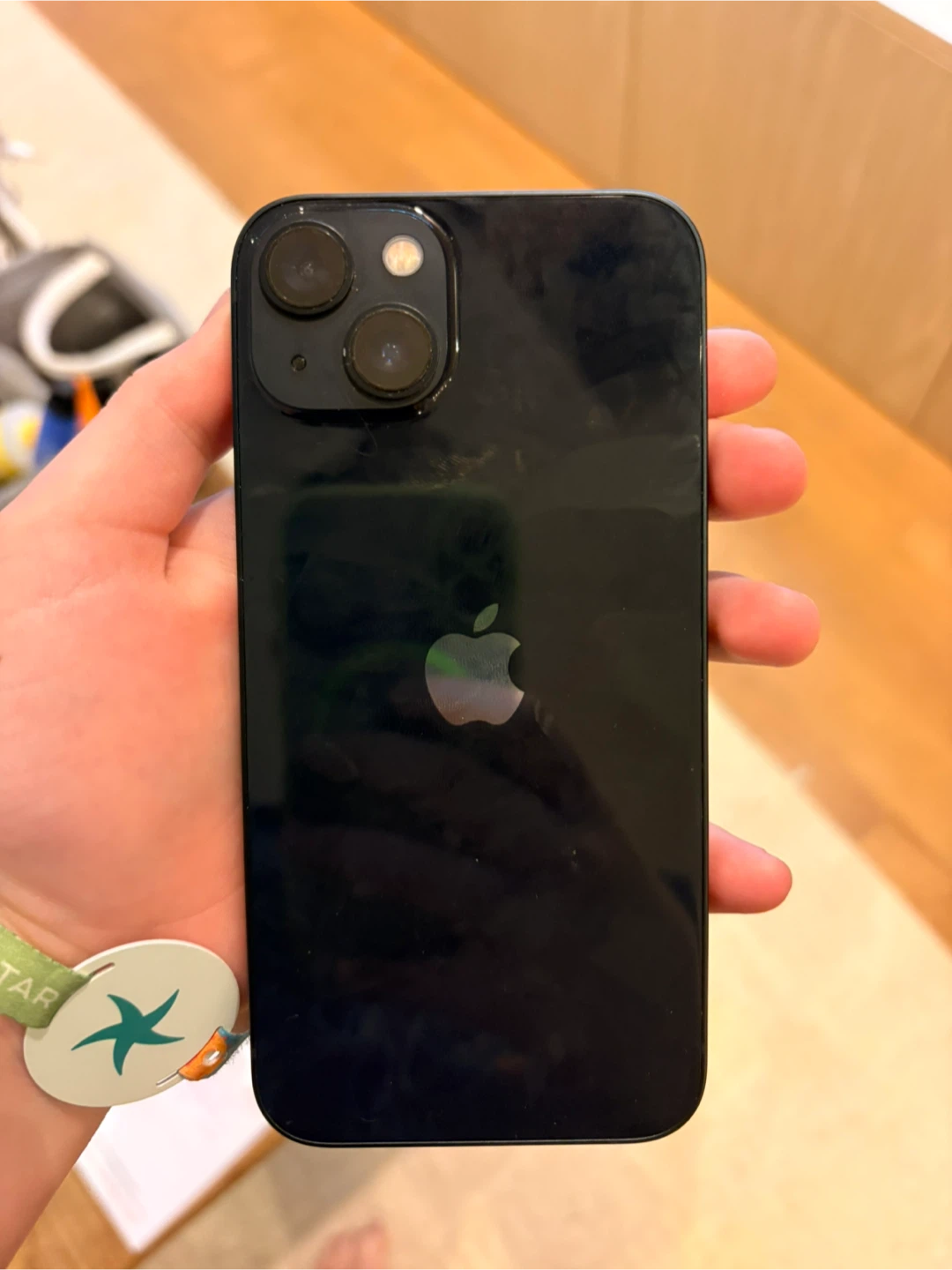 iPhone 13 - Includes Case - photo 4